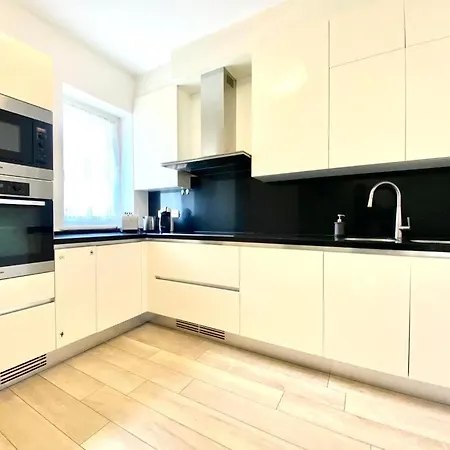 Apartment Mpm - Belinzaghi 5 6 Pax *