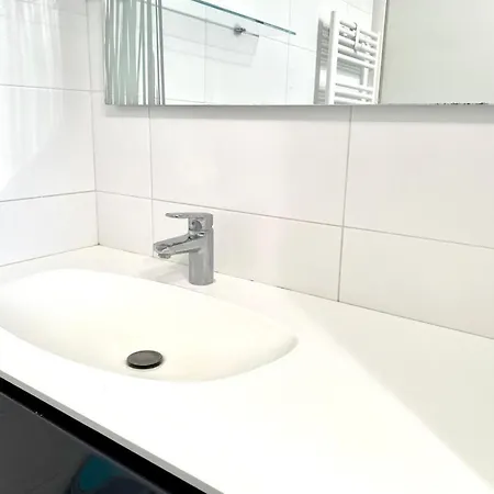 Mpm - Belinzaghi 5 6 Pax Apartment *